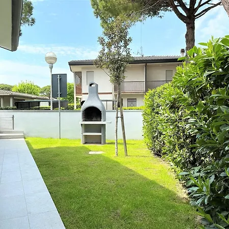 Quiet With Private Garden And Bbq Villa Bibione