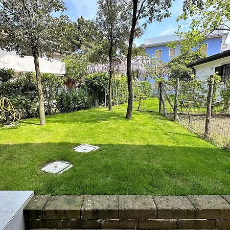 Quiet With Private Garden And Bbq Villa